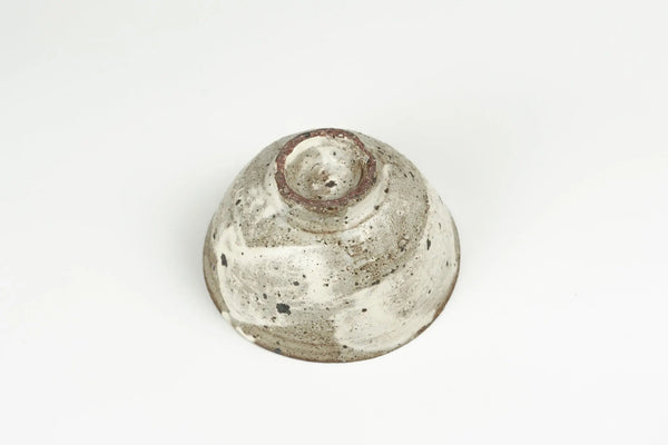 Komon Kotsuji Hakeme Aratsuchi White Mat (mat white brush mark on rough clay) Large Rice Bowl Product vendor