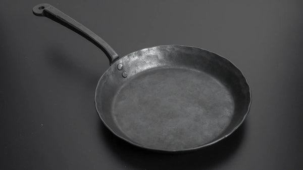 Kanatoko Hand Forged Iron Frying Pan (Medium) - Tetogi
