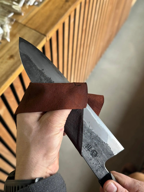 Oil infused leather wipe - Tetogi
