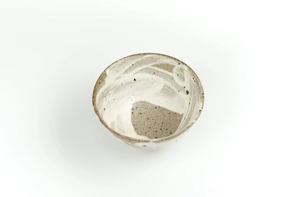 Komon Kotsuji Hakeme Aratsuchi White Mat (mat white brush mark on rough clay) Large Rice Bowl - Tetogi