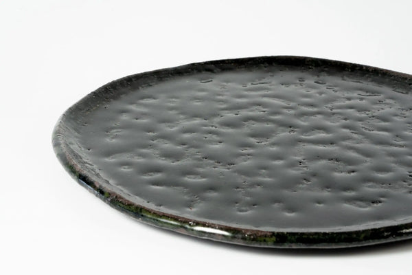 Komon Okuda Plate Kuro Haiyu (black ash glaze) - Tetogi