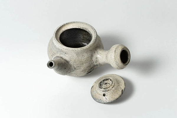 Komon Okuda Teapot Low Kohiki Haiyu (white slip glaze & ash glaze) - Tetogi