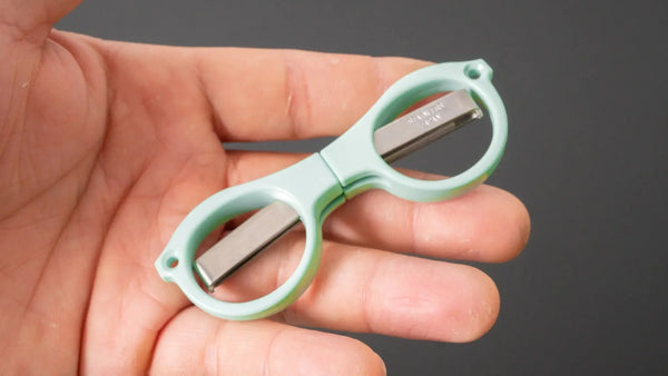 Yoshida Megane Folding Shears (Green) - Tetogi
